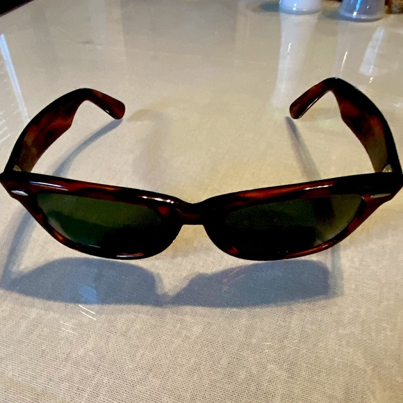 Ray Ban B&L 5022 Wayfarer. The most iconic sunglasses. Tortoise shell frames - Picture 1 of 9